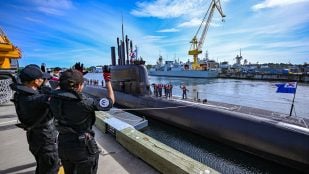 El submarino Dosan Ahn Chang-ho (SS-III) de la Armada de la República de Corea llega a la Base de las Fuerzas Canadienses Esquimalt en Victoria, Canadá. | Foto: Armada de la República de Corea