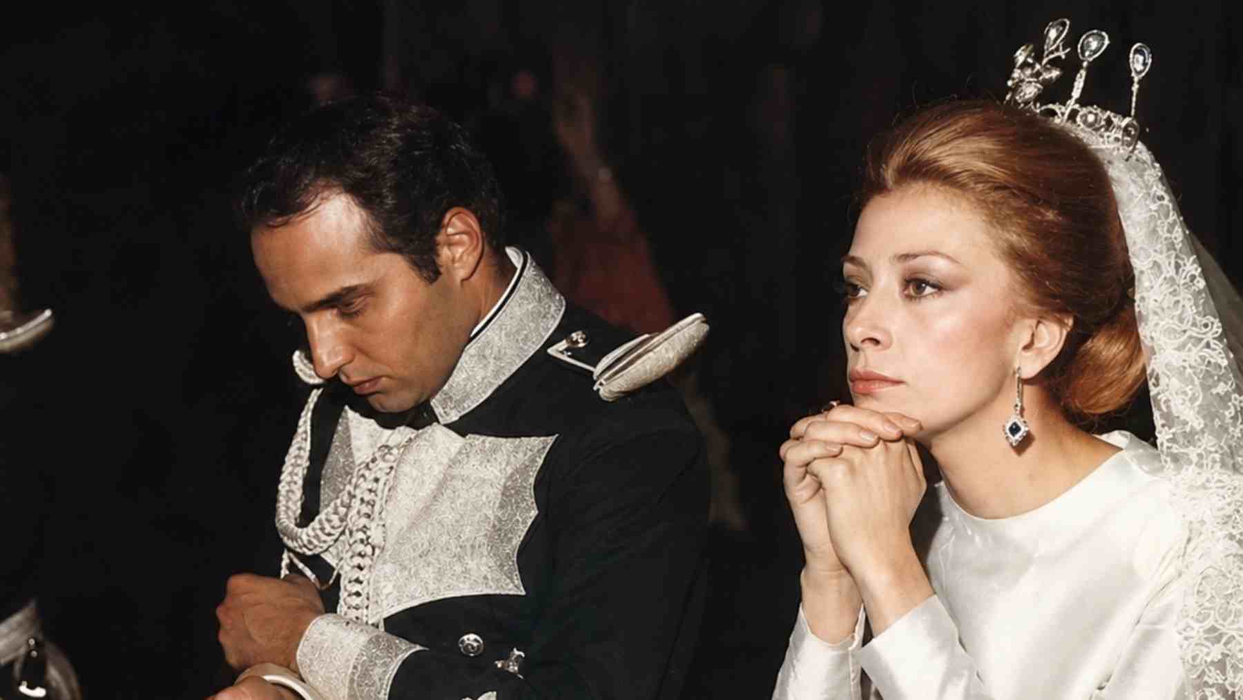 La duquesa de Osuna durante el día de su boda con Álvaro de Ulloa. (Foto: Esfera de los libros)