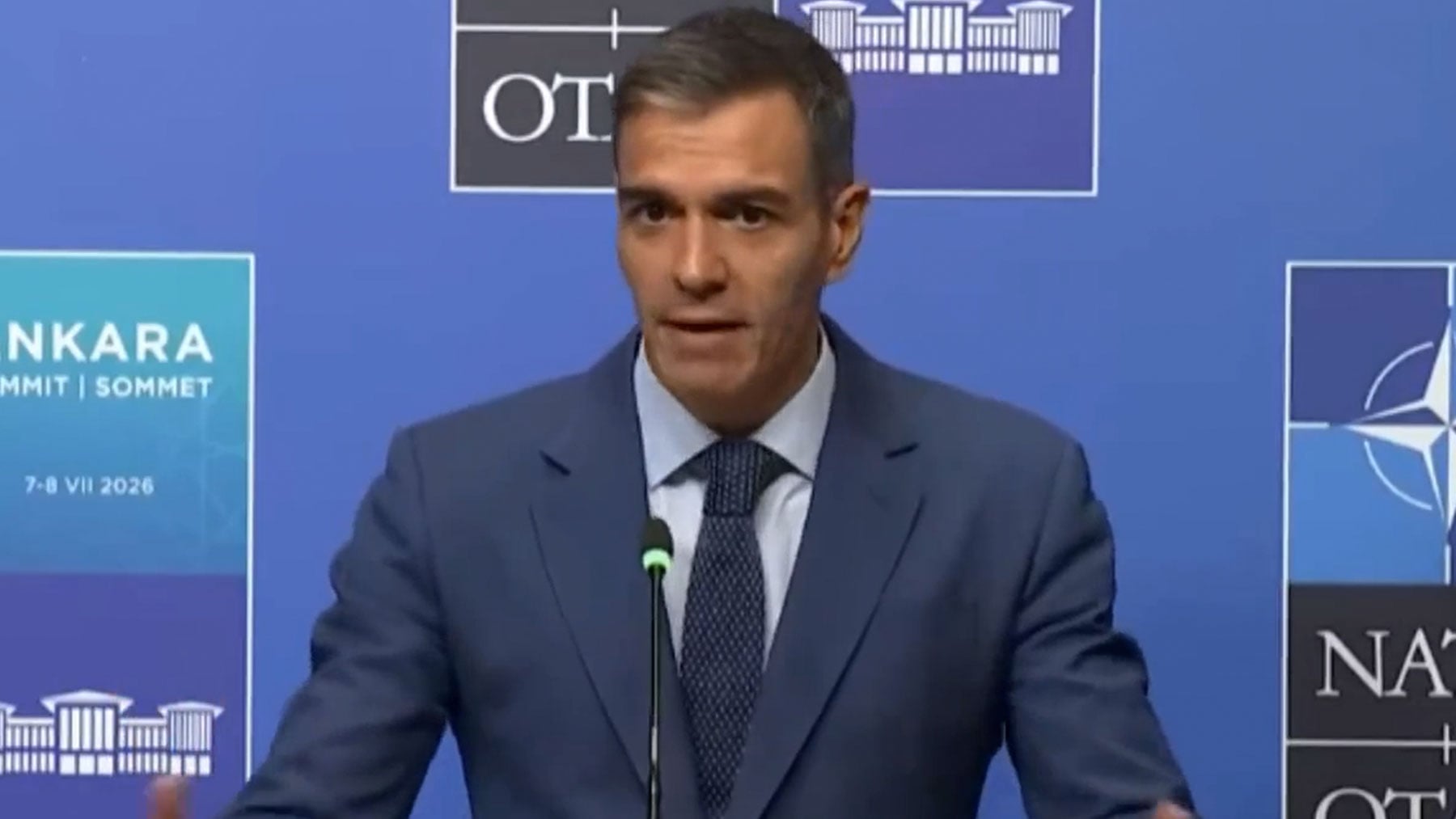 Sánchez presume de su charla informal con Trump tras la amenaza de cortar el comercio: Hemos hablado de fútbol
