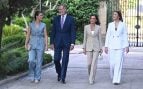 Los Reyes Felipe VI y Letizia junto a la princesa Leonor y la infanta Sofía. (Foto: Europa Press)