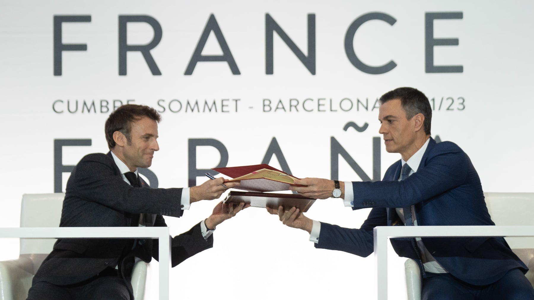 El Senado bloquea el Tratado de Amistad que permite al Gobierno francés participar en el Consejo de Ministros