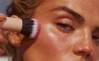 Dónde aplicar el colorete según la forma de tu rostro y cómo elegir el tono perfecto según tu colorimetría