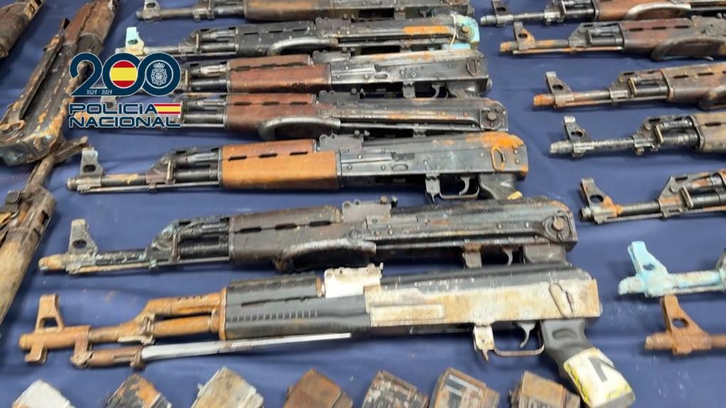 Armas de guerra incautadas a narcos.