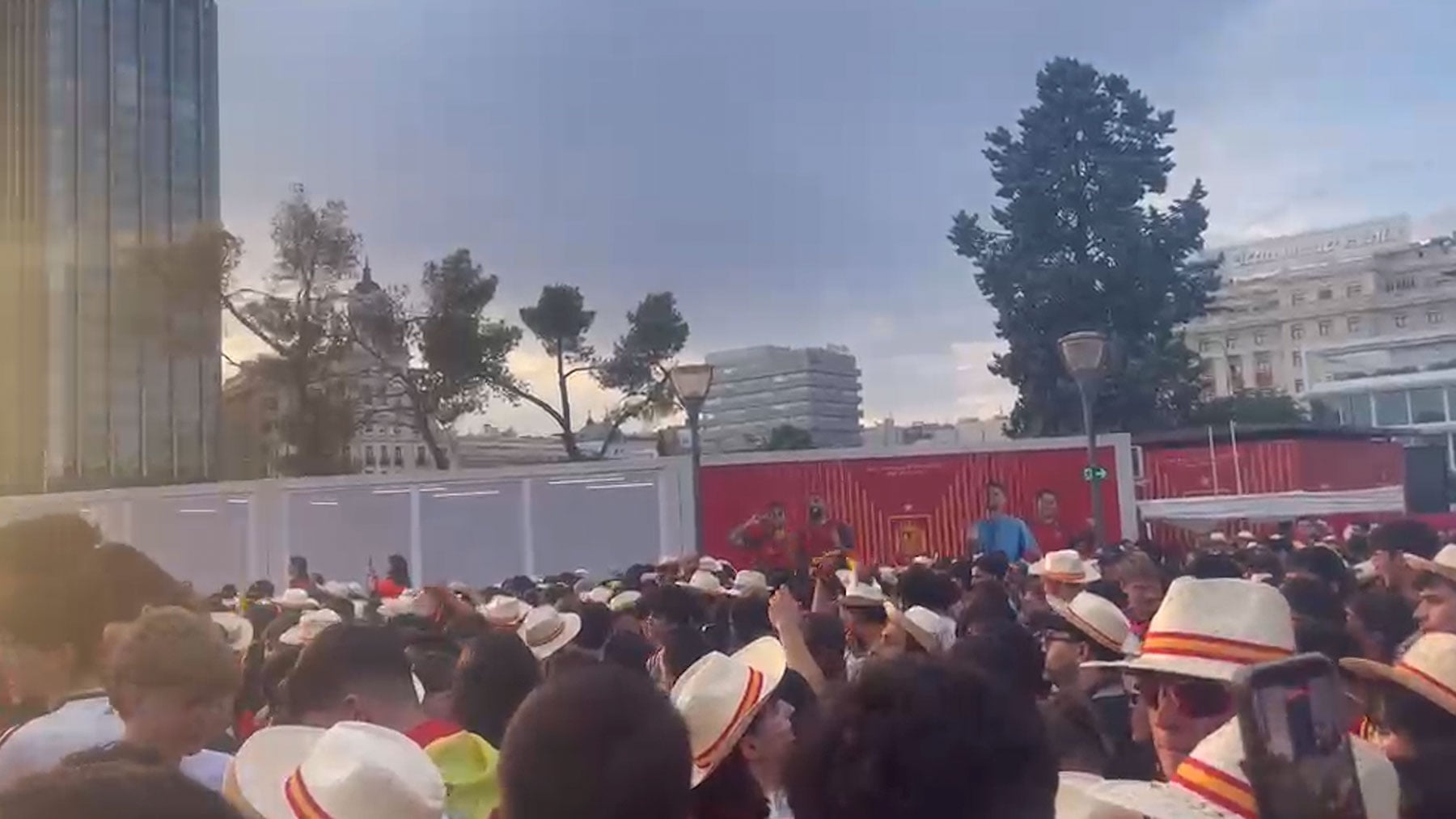 Colón corea ¡Pedro Sánchez, hijo de puta! en la previa del España-Bélgica