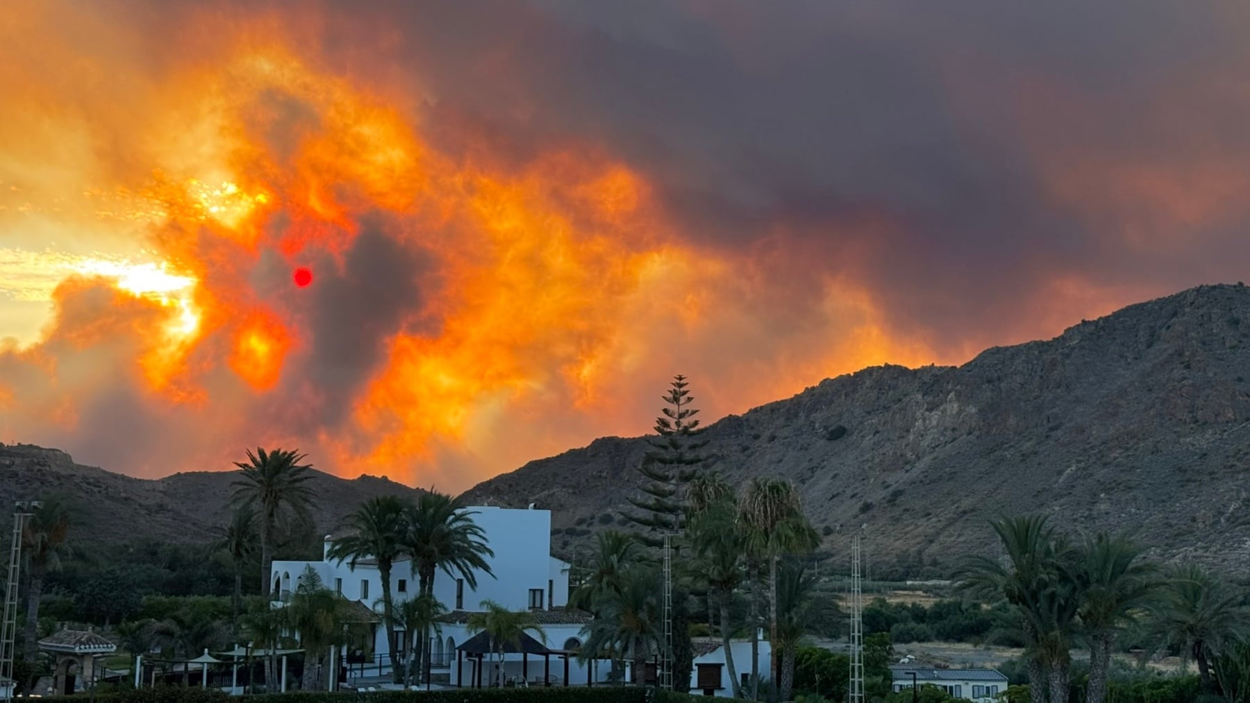 El infierno de Bédar: siete vecinos mueren calcinados en sus casas tras negarse a evacuar pese a los avisos