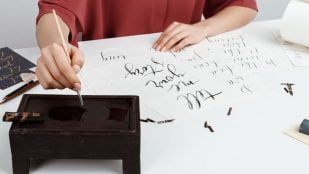 grafología mayúsculas