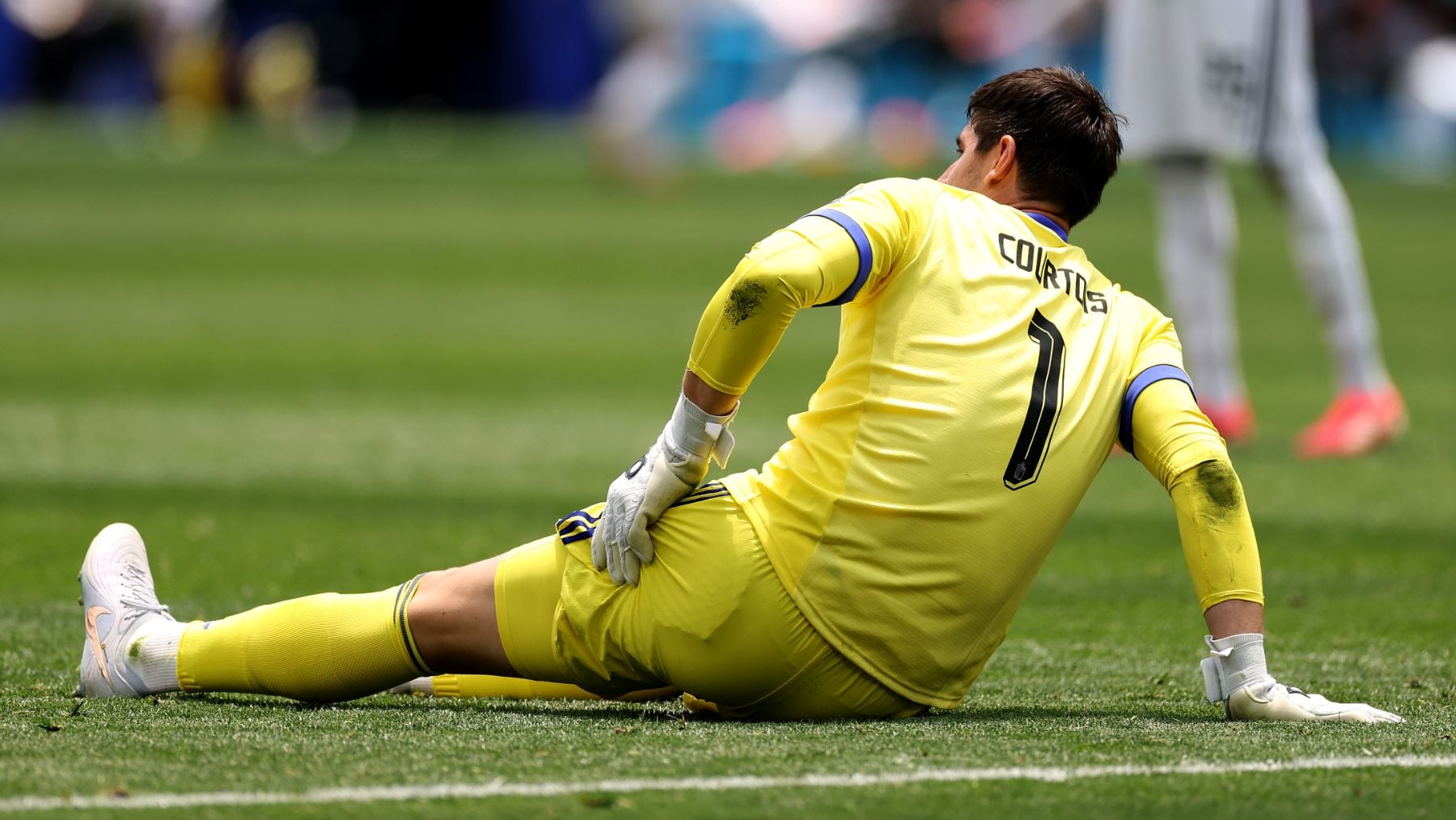 Courtois se lesiona ante España y abandona el partido entre lágrimas