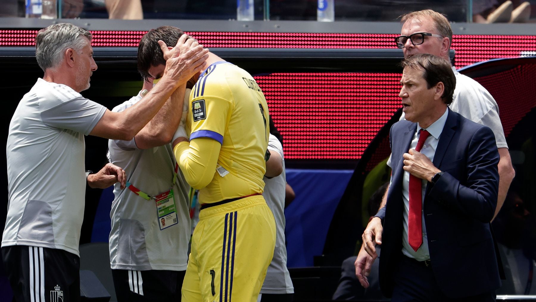 Courtois denuncia la imprudencia de su seleccionador: le sustituyó por no poder golpear en largo