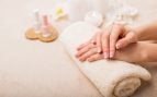 Adiós a la manicura francesa este verano: las uñas ‘cherry french’ es la más coqueta en 2026