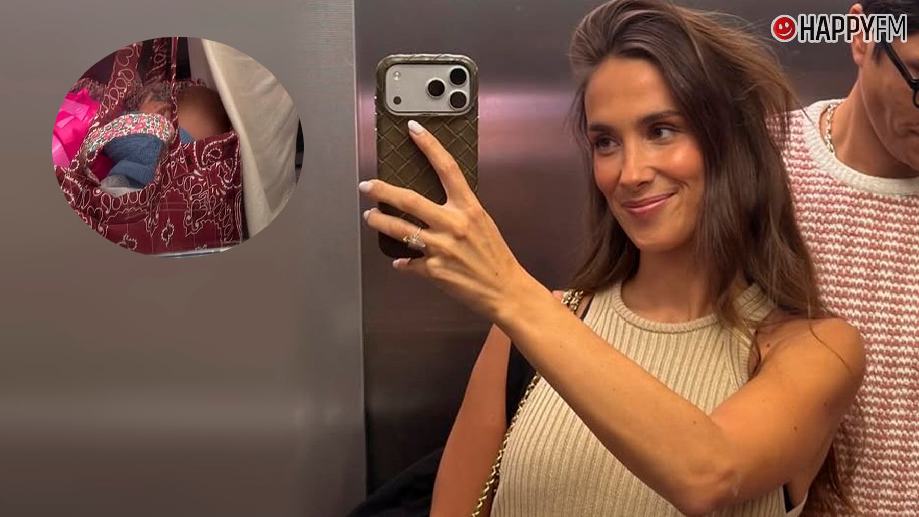 La foto de María Pombo que ha generado desconcierto entre sus seguidores: ¿Lleva al bebé en el bolso?