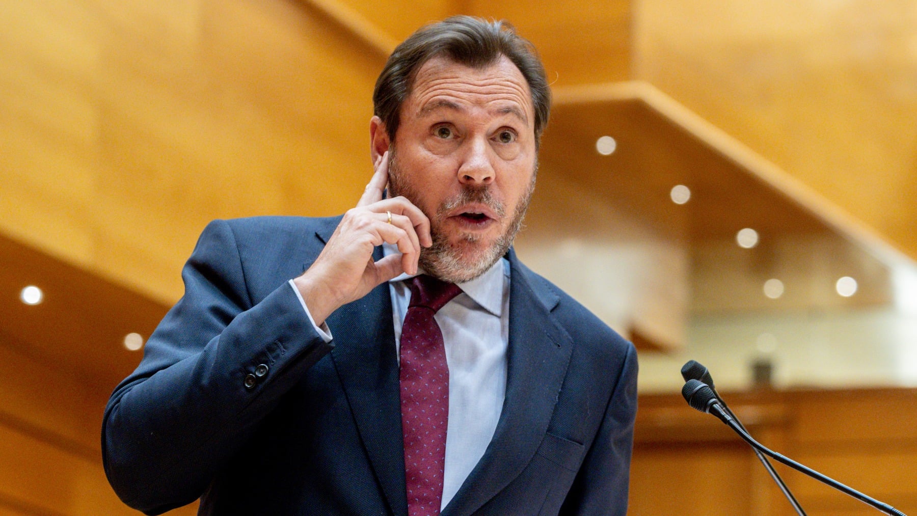 Óscar Puente tuitea insultos contra Feijóo mientras España llora a las víctimas del incendio mortal de Los Gallardos