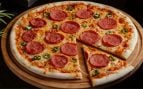 Pizza peperoni, chef, Italia, cocina, gastronomía