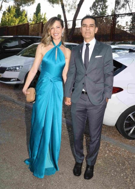 Jaydy Michel y su marido posando