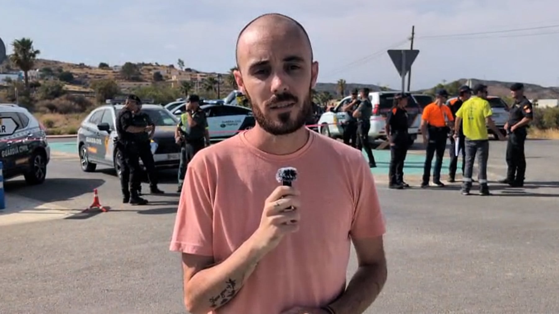 OKDIARIO con el dispositivo policial que acompañará a los vecinos a recoger sus enseres: No saben lo que se van a encontrar