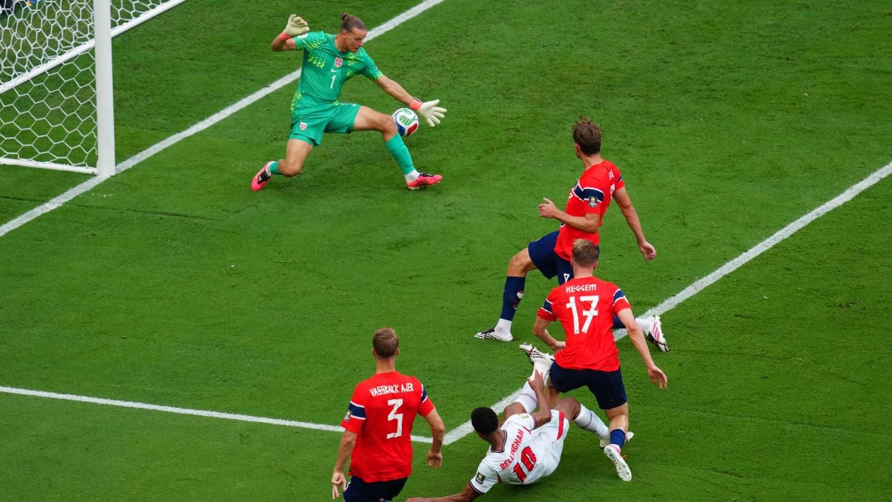 El primer gol de Inglaterra contra Noruega no debió subir al marcador tras intervenir la spider cam en la jugada