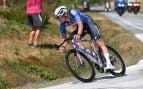 Van der Poel se impone en Ussel en una etapa recortada por el calor extremo en el Tour