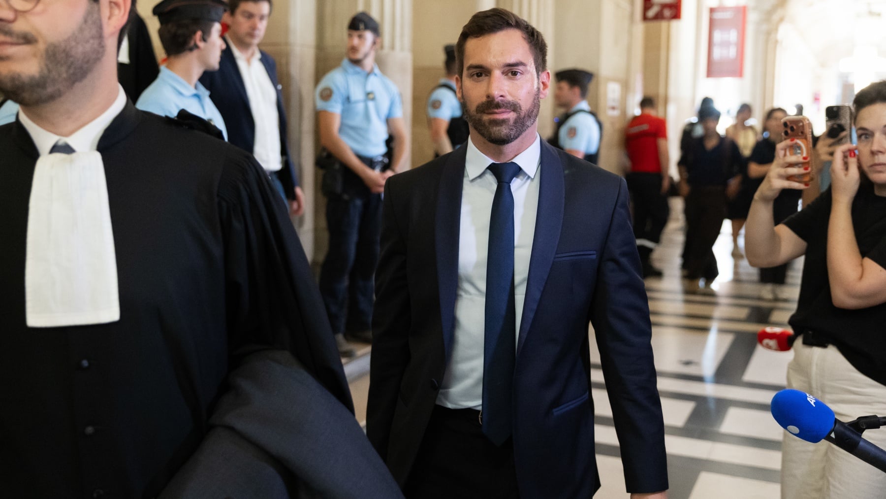 El partido de Le Pen llama racista a Rajoy y califica sus comentarios de lamentables