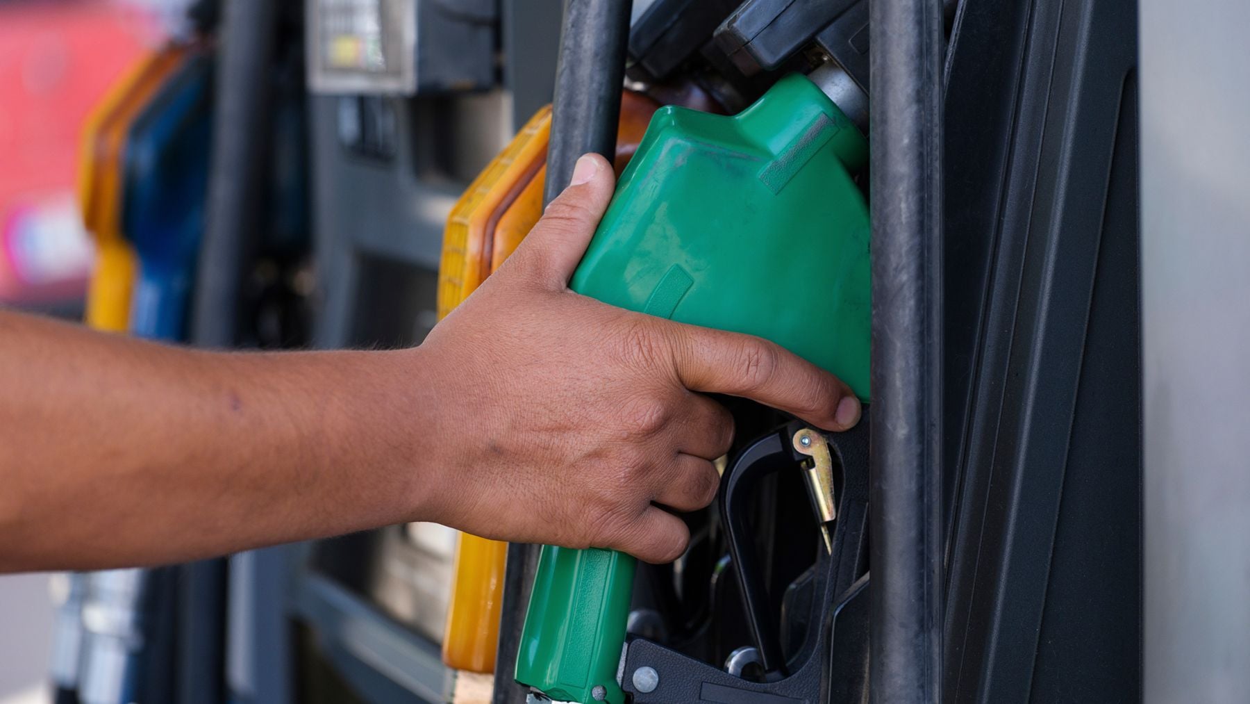 Precio de la gasolina hoy 18 de julio: localiza las gasolineras más baratas de Madrid
