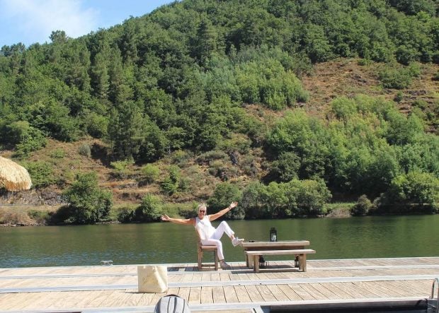 Julia Otero durante una visita a La Ribeira Sacra (Instagram).