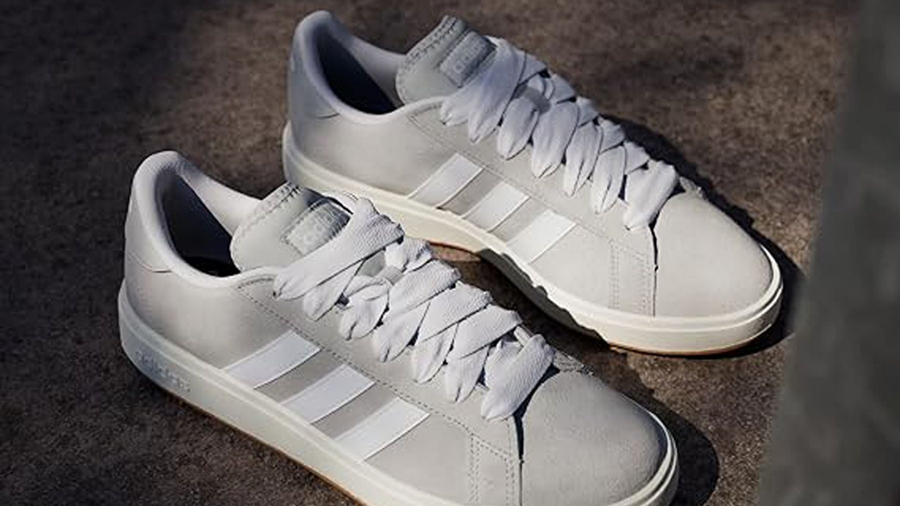 Adidas se pasa el juego con estas zapatillas perfectas para pies anchos: cómodas, bonitas y por menos de 40 euros