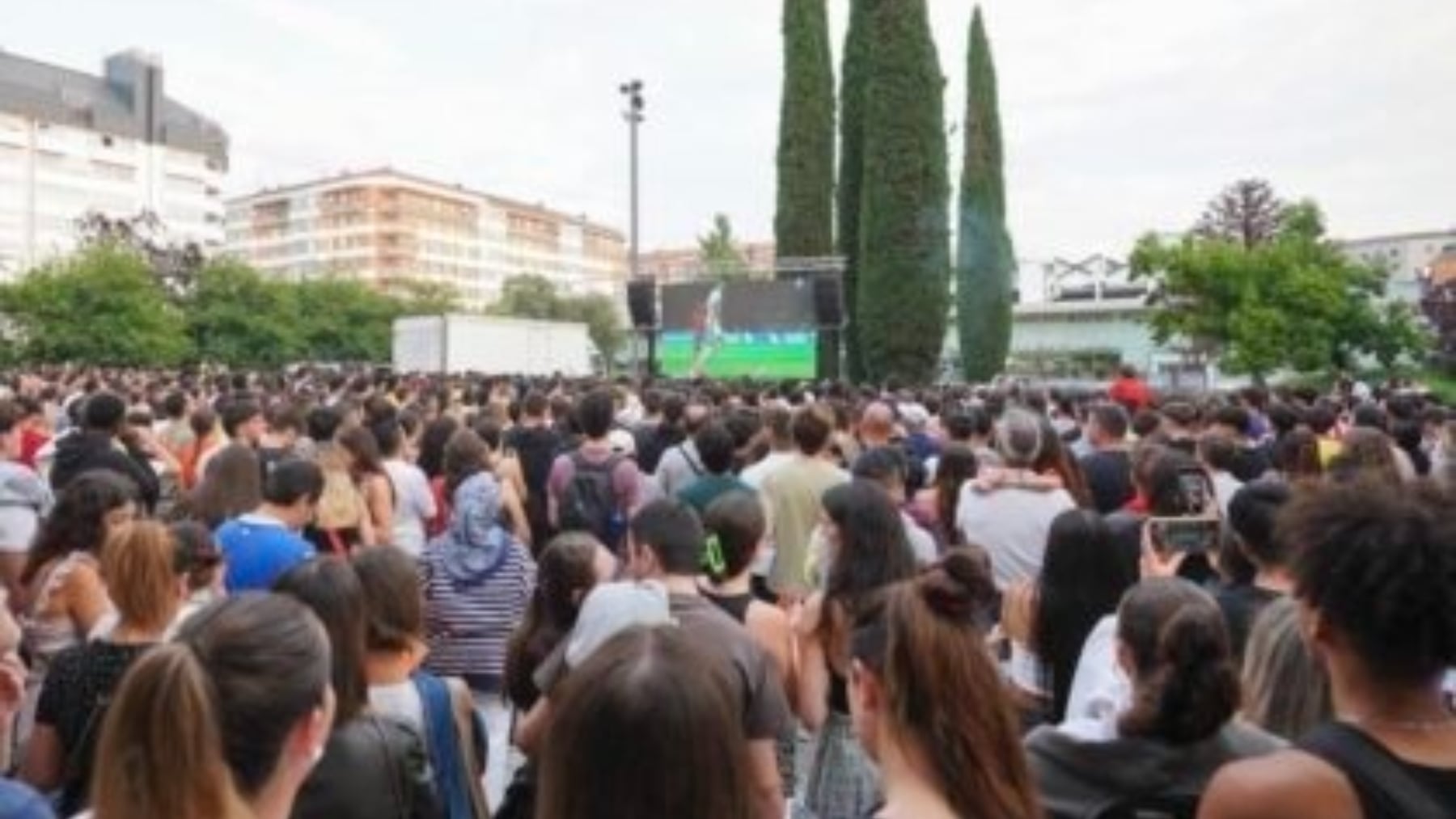 Radicales vascos amenazan con reventar la pantalla gigante que habrá en Vitoria para ver a España