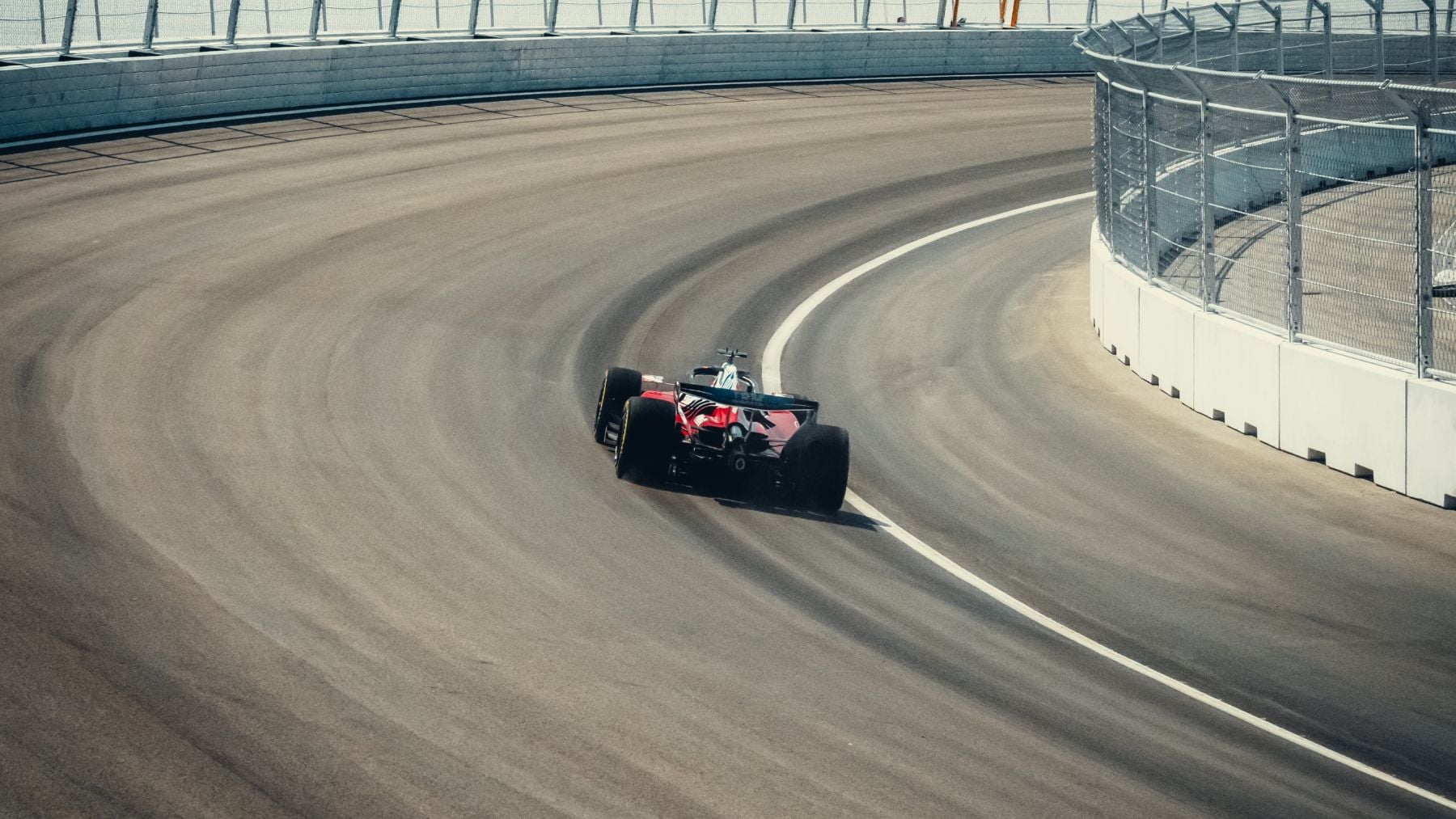 Así es una vuelta al Madring subido al Ferrari: la Monumental da pánico