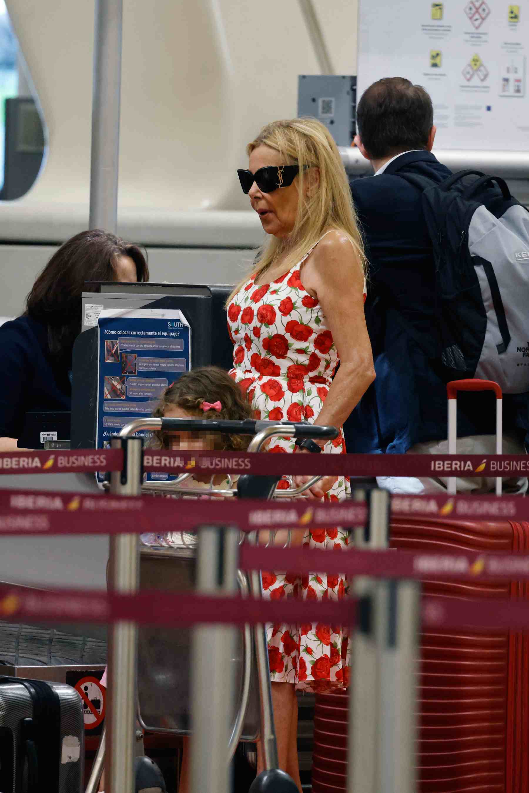 Ana Obreg&oacute;n junto a la peque&ntilde;a Ana Sandra en Madrid. (Foto: Europa Press)