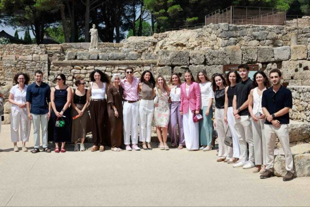 La princesa Leonor y la infanta Sofía en el conjunto arqueológico de Empúries. (Foto: Casa Real)