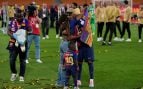 Lamine Yamal junto a su madre y su hermano