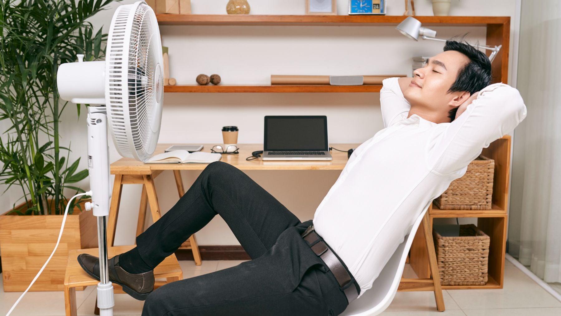 Los expertos en climatización coinciden: si enciendes el aire acondicionado y el ventilador a la vez no vas a tardar en notarlo en la factura de la luz