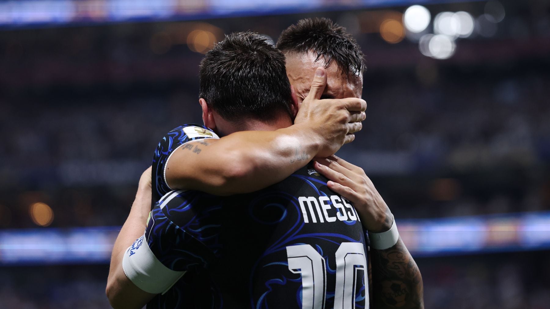 Lautaro culmina de cabeza otra remontada histórica de Argentina a pase de Messi