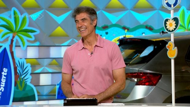Jorge Fernández reacciona al gesto de Laura Moure en La ruleta de la suerte. (Atresmedia)