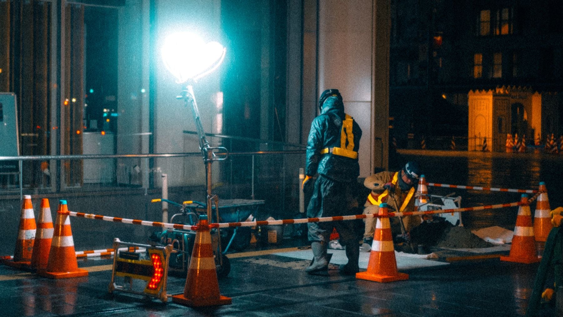 La ley laboral lo avala: tu empresa te tiene que pagar más si trabajas entre las 22 y las 6 horas y el Estatuto de los Trabajadores lo confirma