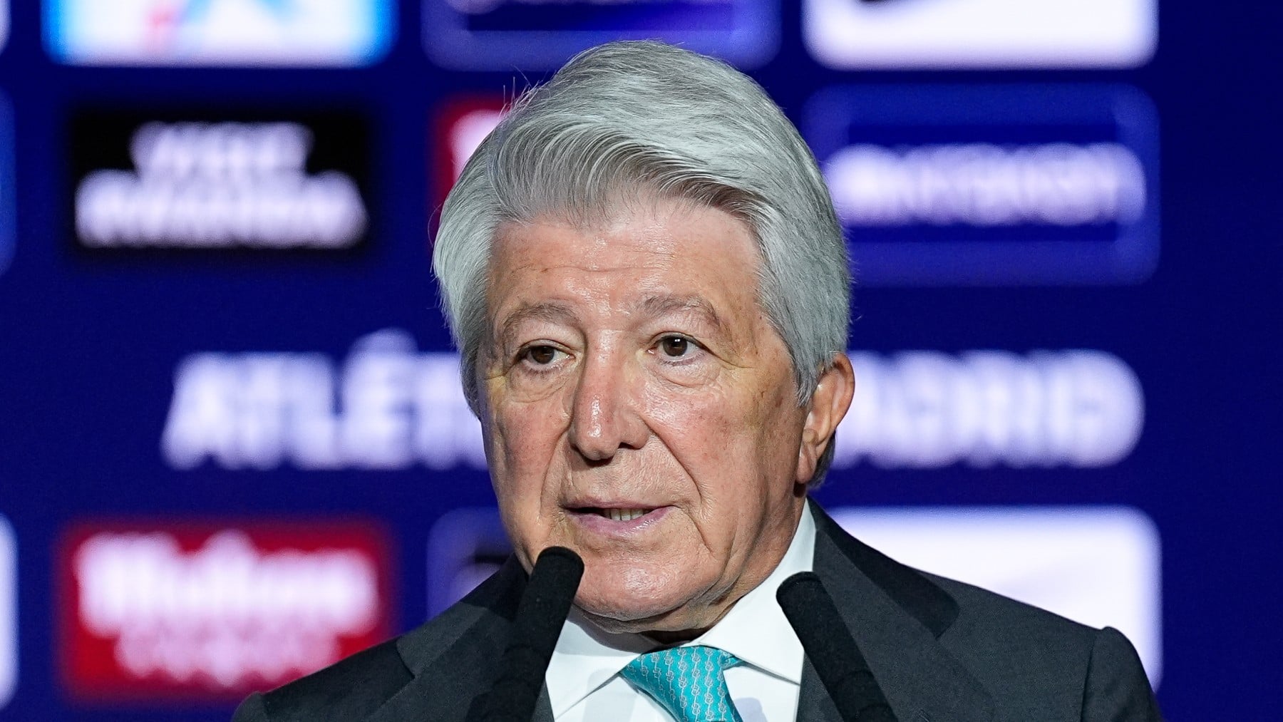 Cerezo se lía al sentenciar el futuro de Julián Álvarez: “Julián López es jugador del Atlético”