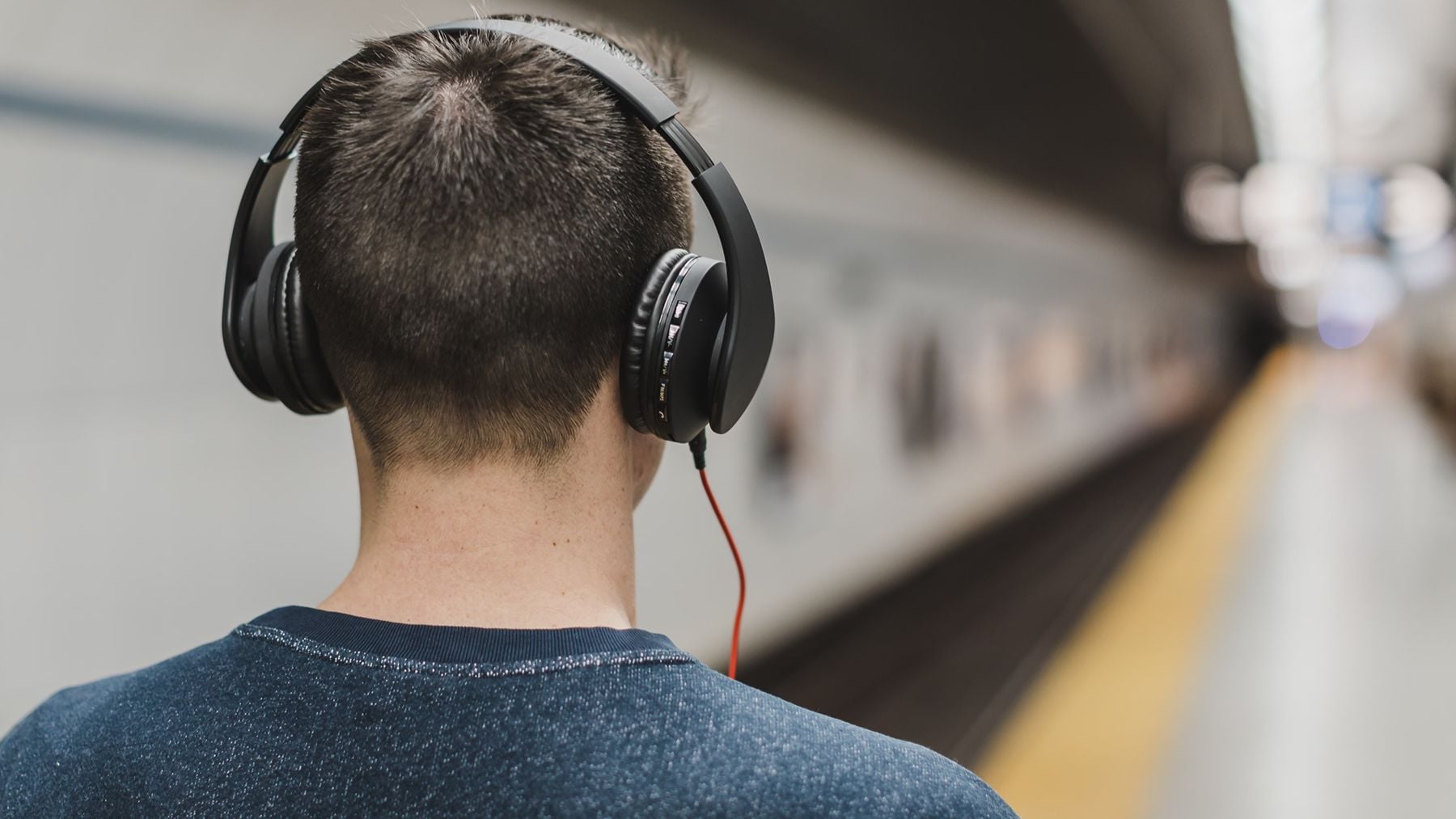 Fue la canción más famosa de los años 90 y ahora un psiquiatra explica su significado oculto y por qué se llama así: Funciona como un espejo empañado