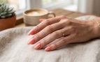 Manicura 'Coral Glazed Nails'