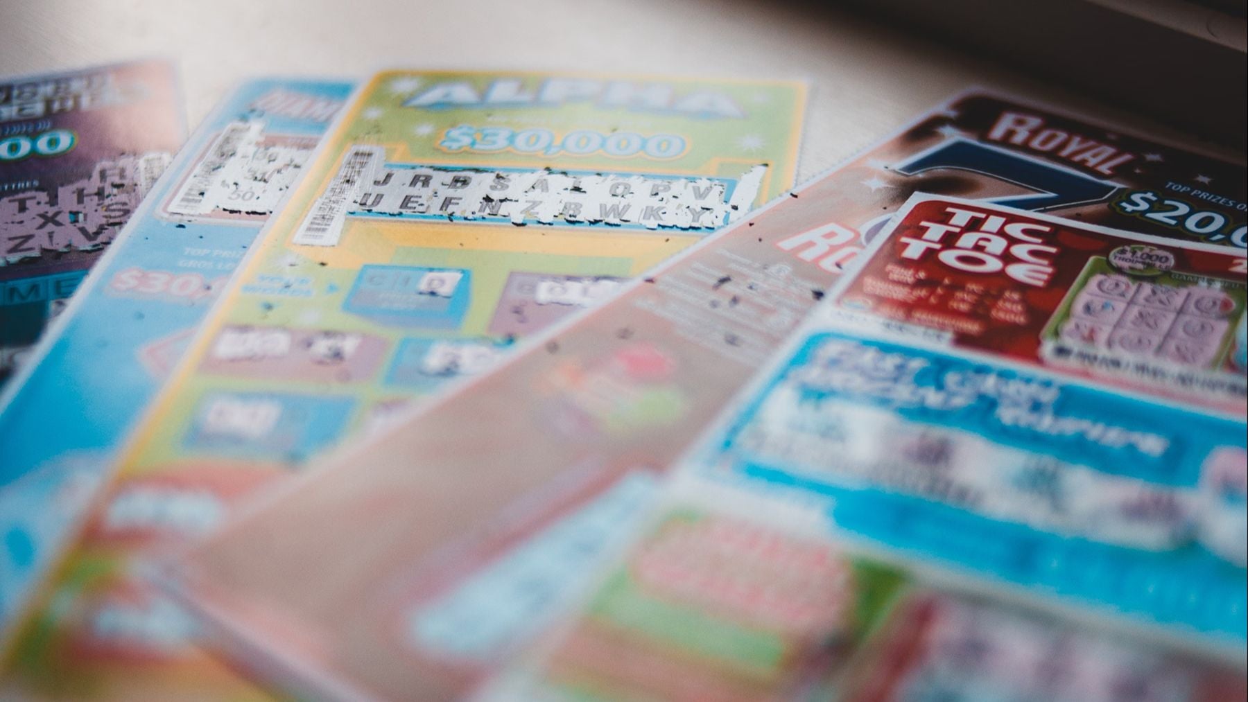 Descubre que el billete de lotería que guardaba en su cartera tiene un valor de 24 millones de euros: Todavía estoy en estado de shock