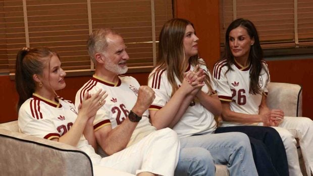 Los Reyes Felipe y Letizia junto a la princesa Leonor y la infanta Sofía. (Foto: Europa Press)