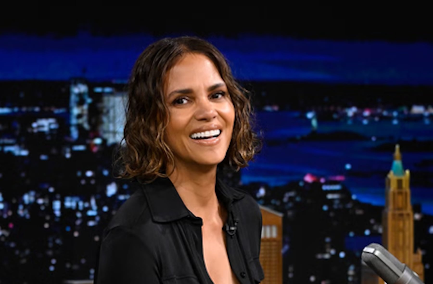 Halle Berry en televisión. (Foto: YouTube)