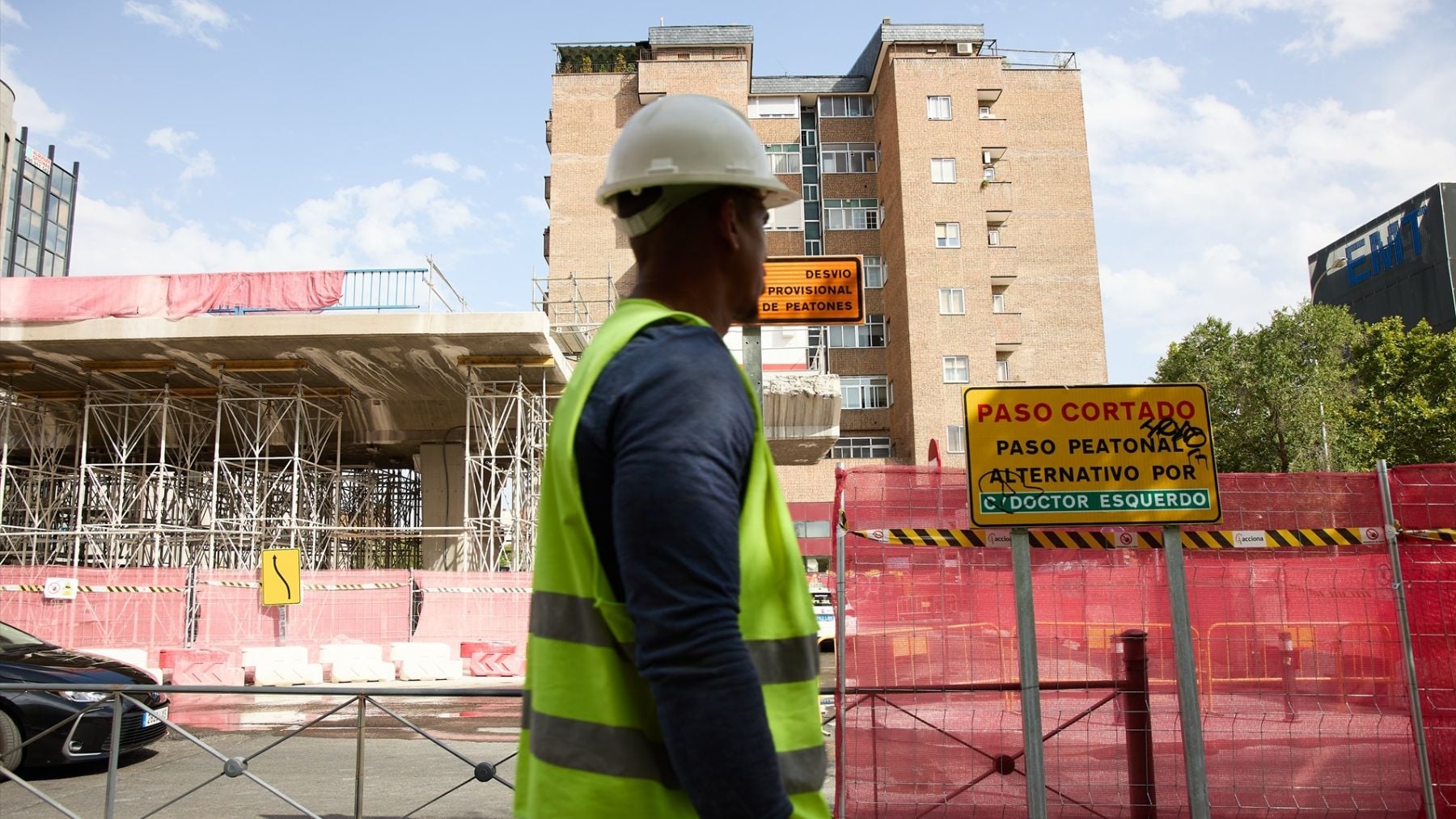 El sector de la Construcción crea una aplicación para contratar refugiados como mano de obra en España