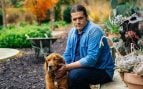 Fue el presentador más famoso de la tele en España en los 90, ahora vive en un bosque de 20.000 m2 único en nuestro país