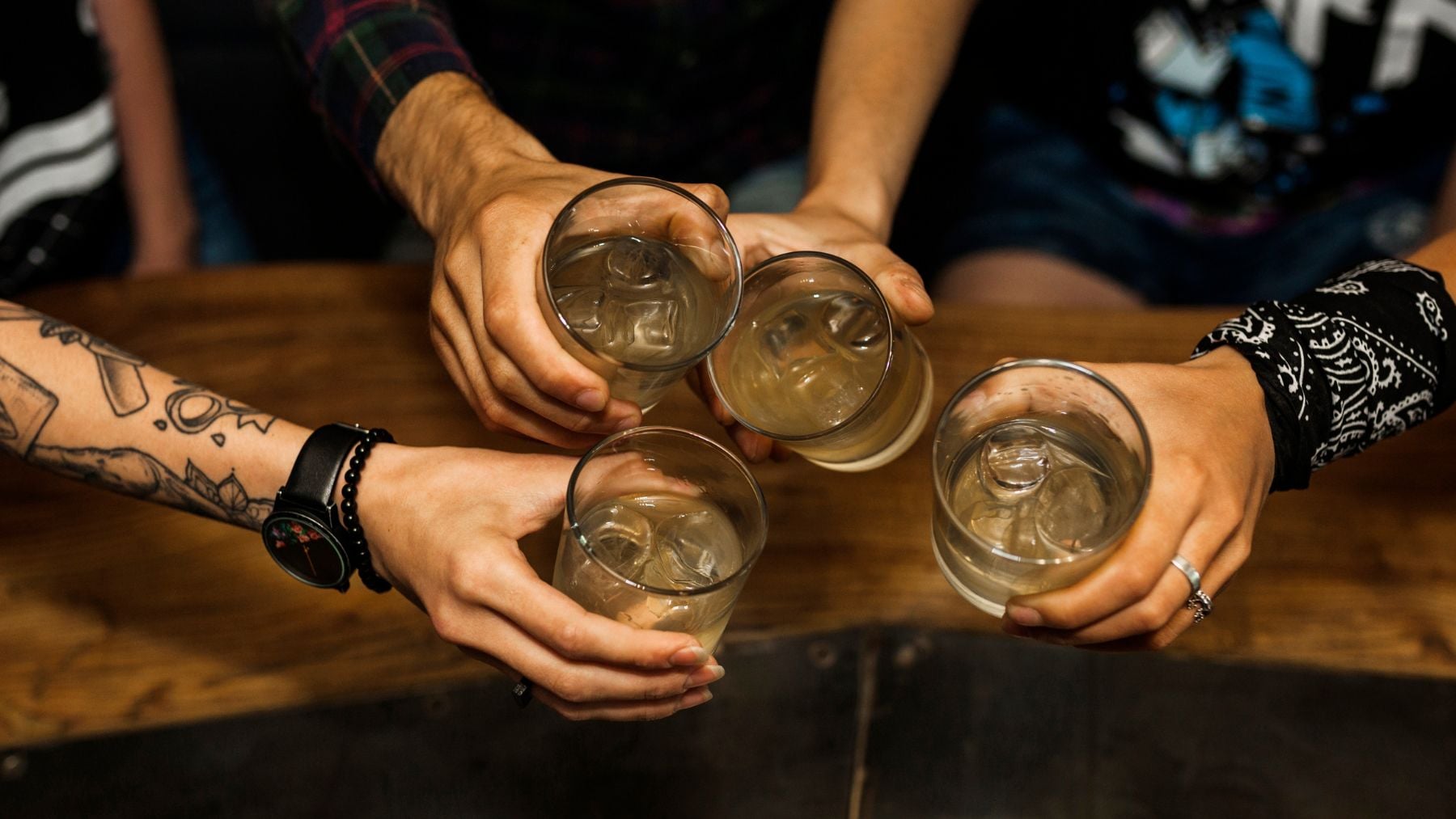 Proverbio mexicano del día: Para todo mal, mezcal; y para todo bien, también