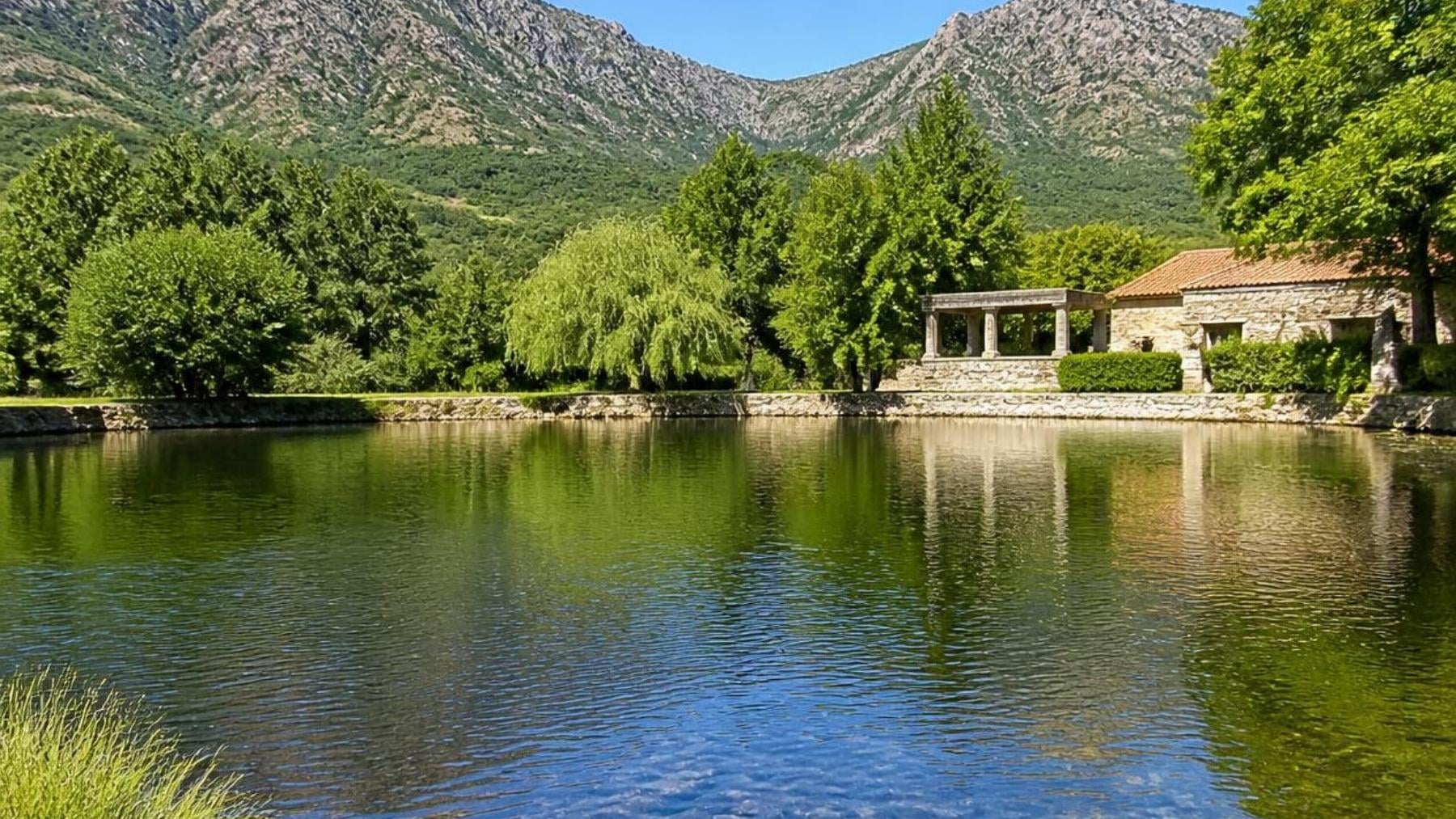 Piscina natural (AI).