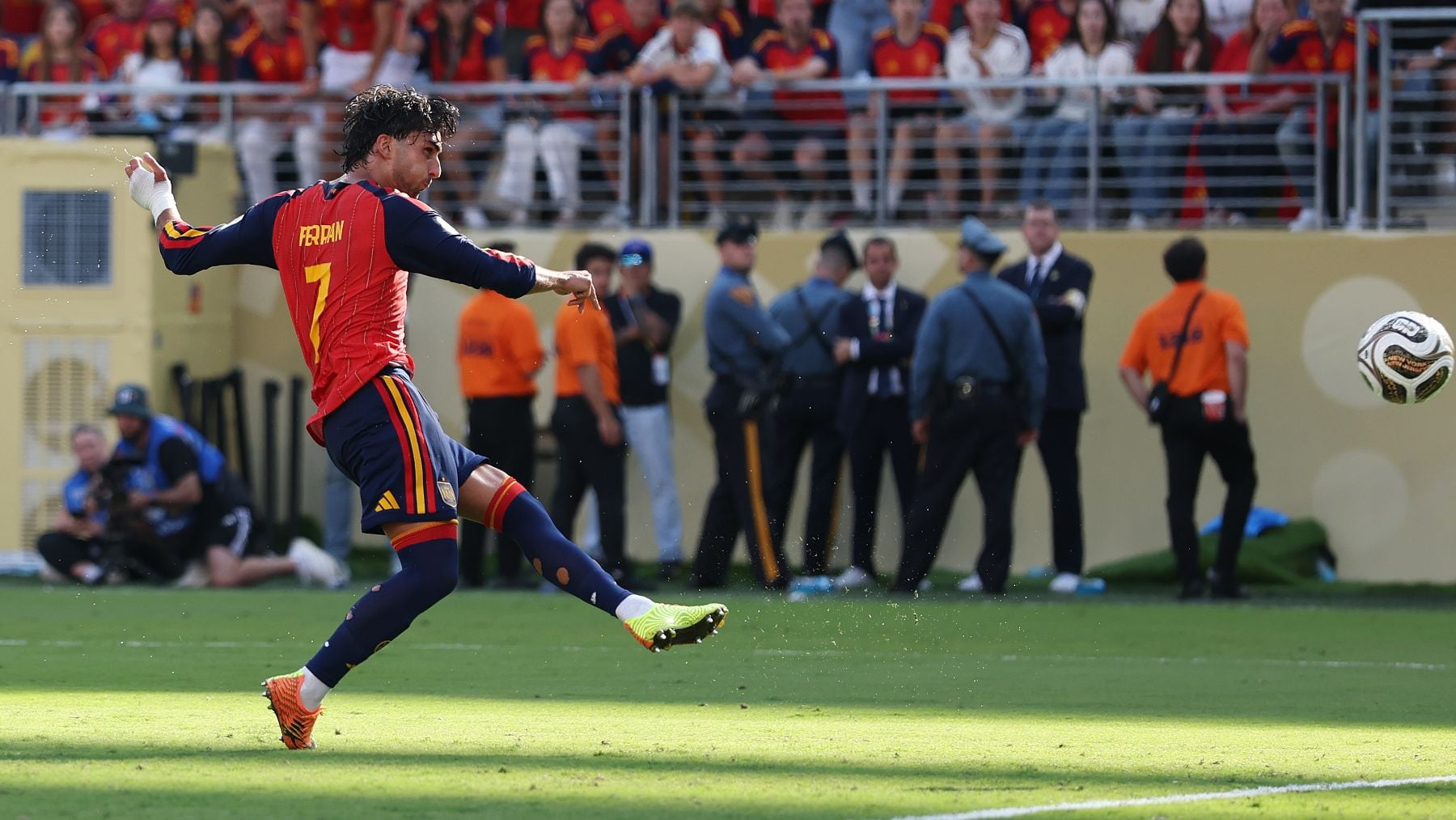 Un golazo para la historia de España: así fusiló Ferran Torres a Argentina en la final del Mundial 2026