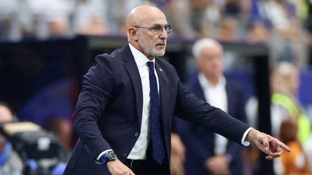 Luis de la Fuente en el Mundial 2026 con un IWC negro