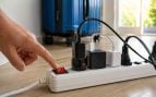Apagar las regletas en verano, truco de los bomberos para casa en vacaciones, qué hacer en casa antes de irnos de vacaciones, por qué apagar regletas en verano si hace mucho calor.