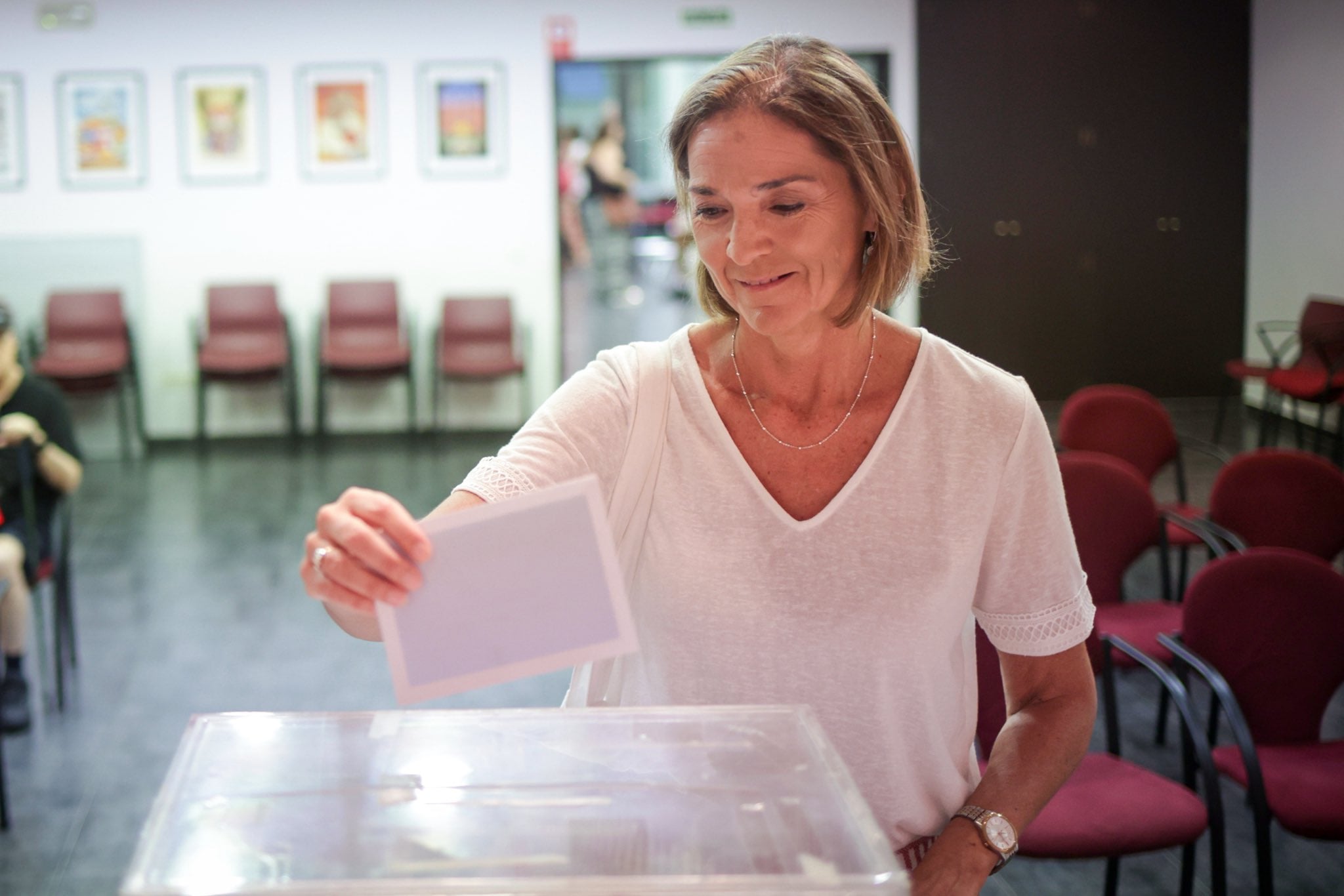 La candidata del aparato sanchista Reyes Maroto se impone en las primarias del PSOE de Madrid