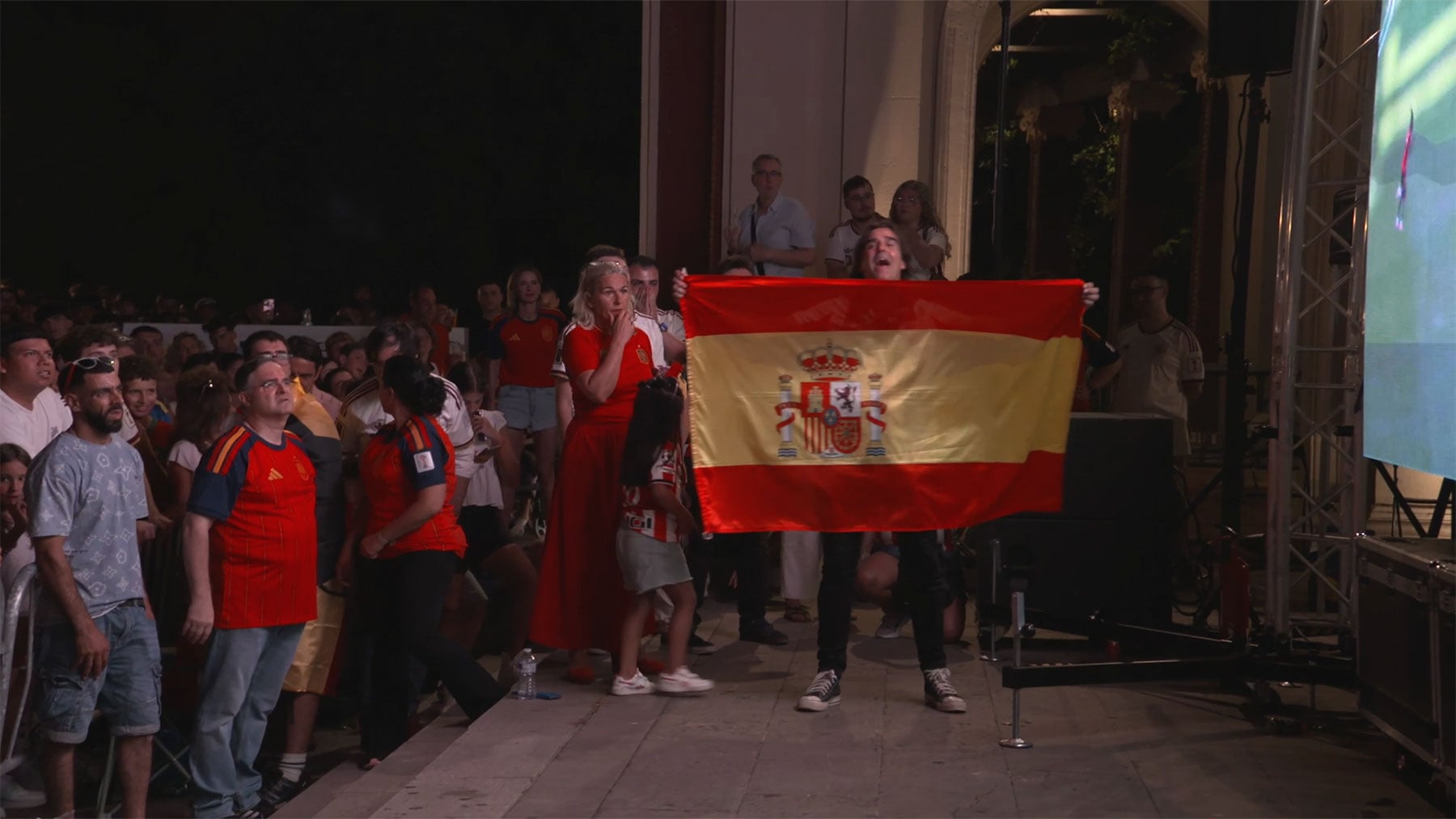 Así celebraron en Bilbao hasta la madrugada la victoria de España por encima de las amenazas de los borrokas