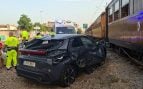 Una mujer resulta herida tras colisionar el coche en el que viajaba con el tren de Sóller