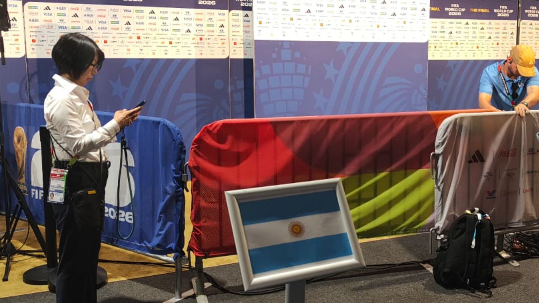 Argentina se va del Mundial por la puerta de atrás: plantan a la prensa de su país y sólo Scaloni da la cara